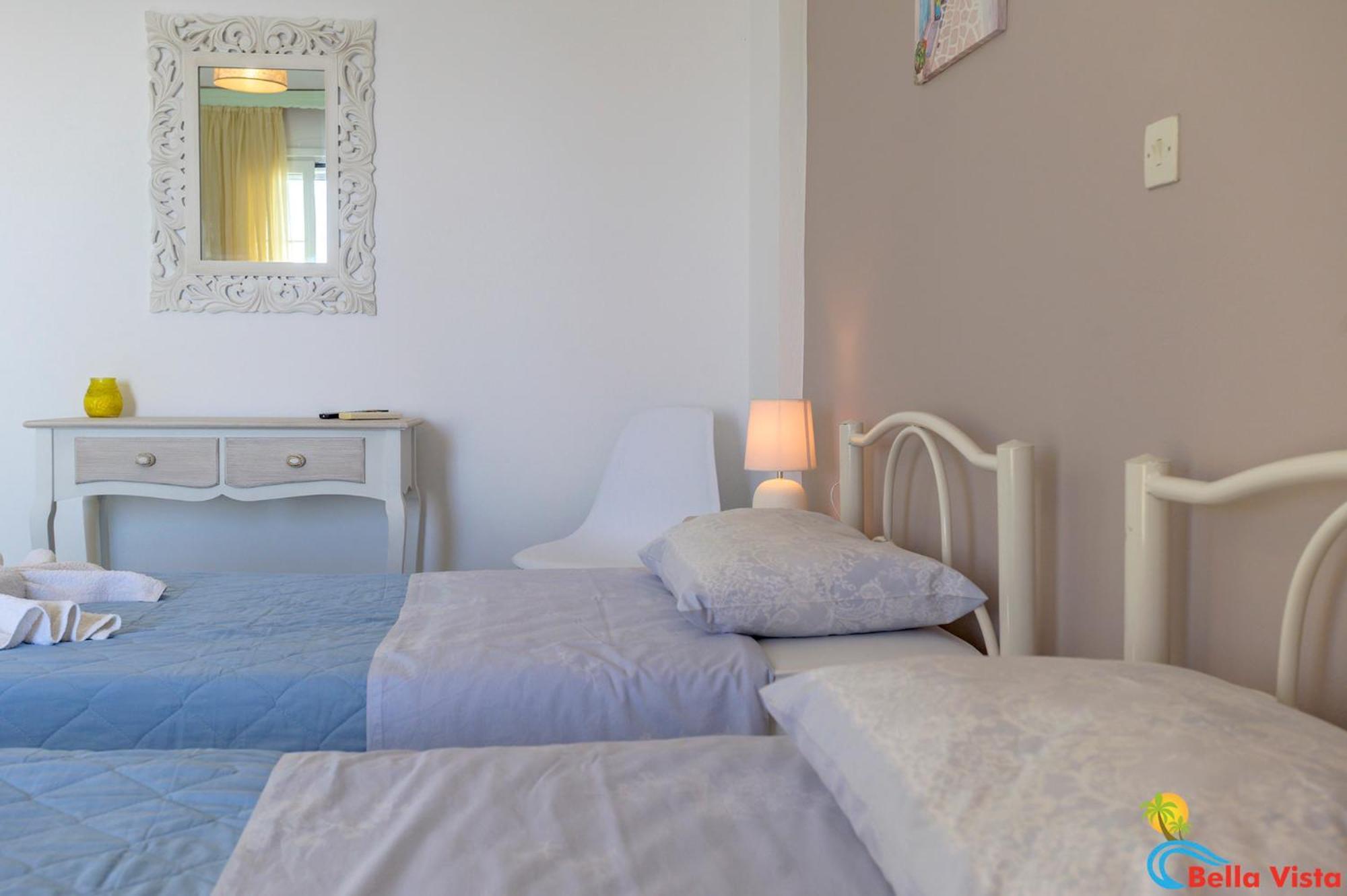 Bella Vista Apartments Пелекас Экстерьер фото