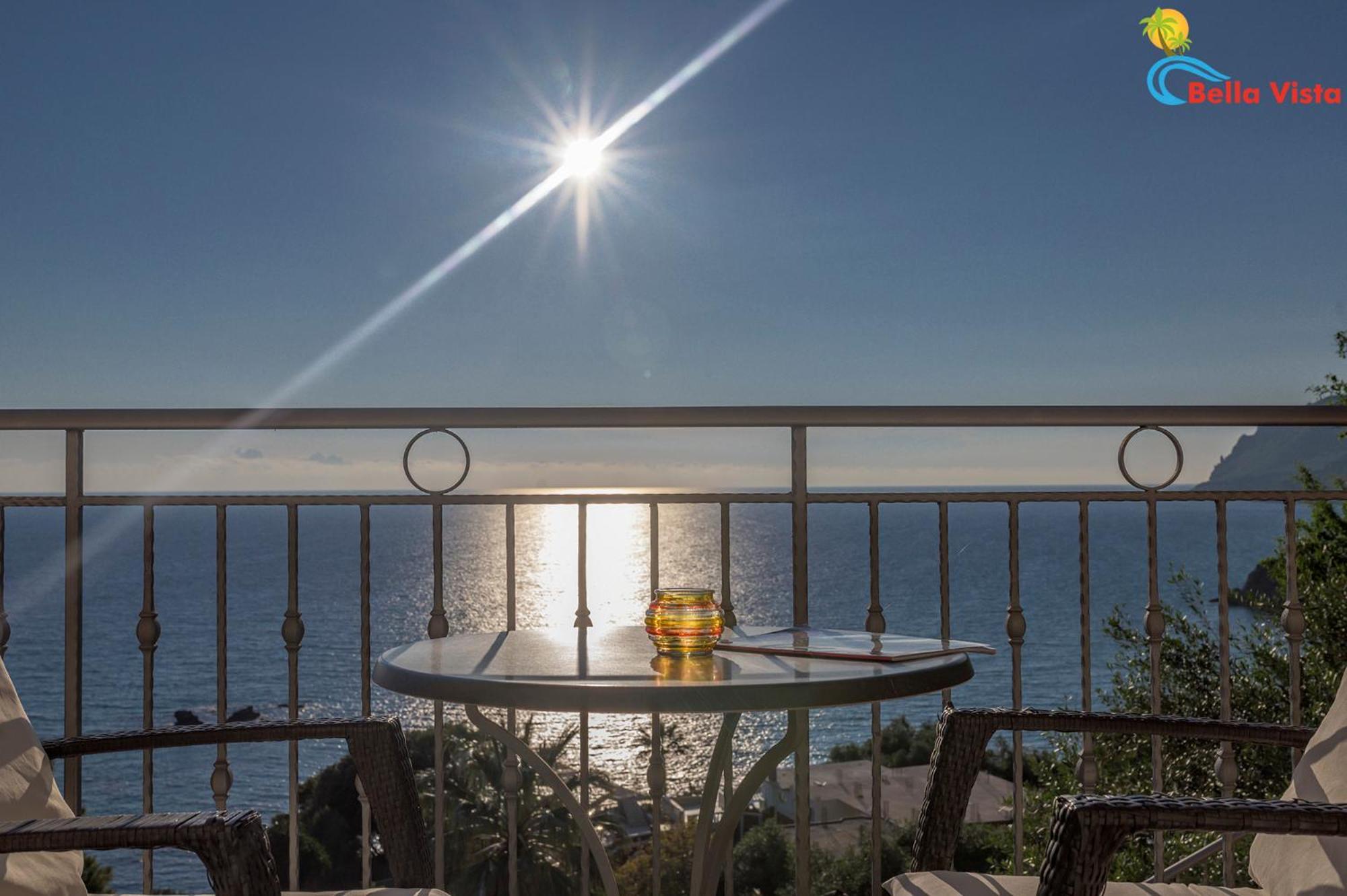Bella Vista Apartments Пелекас Экстерьер фото