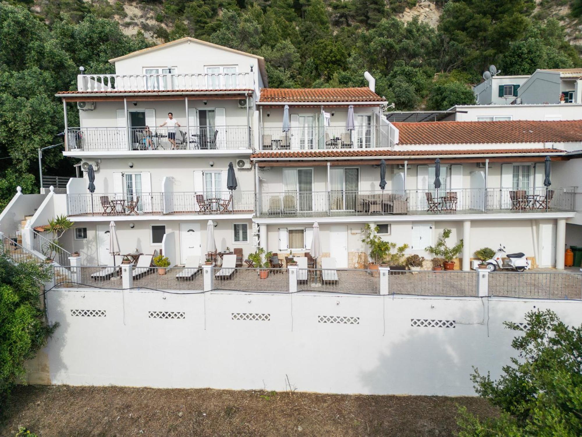 Bella Vista Apartments Пелекас Экстерьер фото