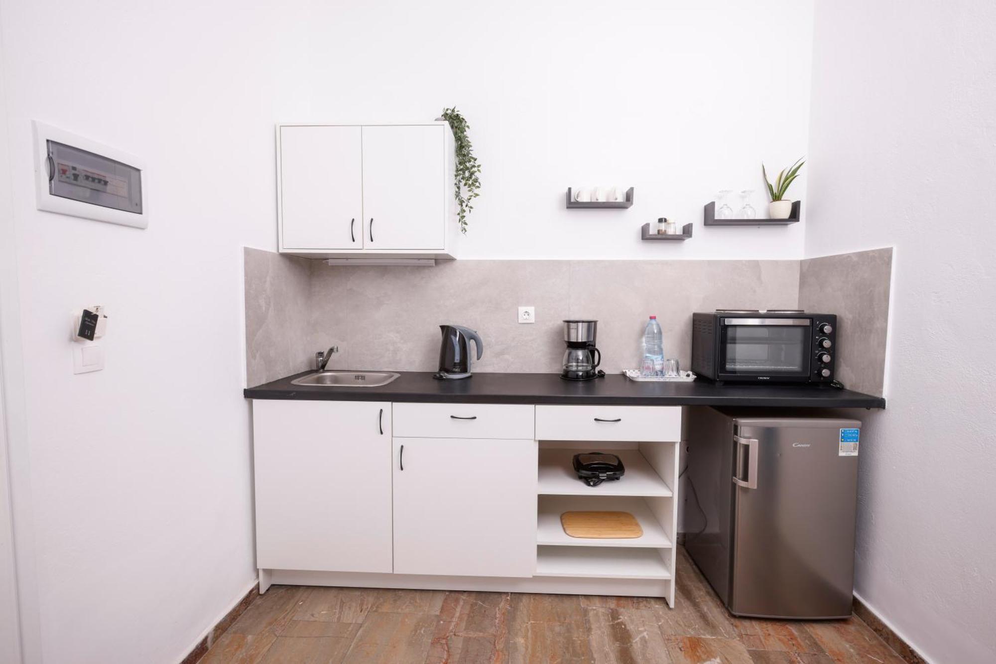 Bella Vista Apartments Пелекас Экстерьер фото