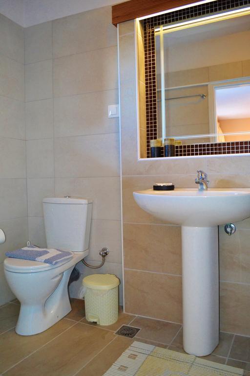 Bella Vista Apartments Пелекас Экстерьер фото